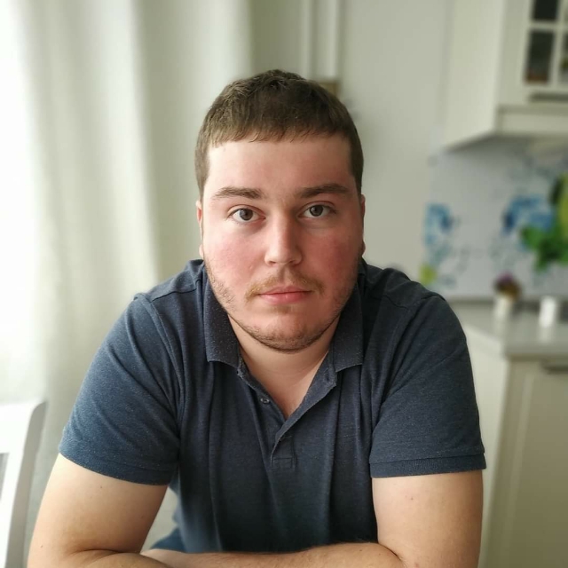 Денис Селезнёв