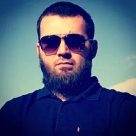 E A V I E N N A Profile Picture