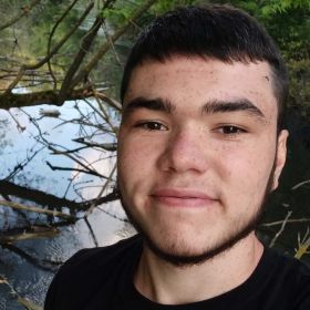 Артур Ажаев