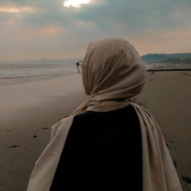 хадиджа Исаева