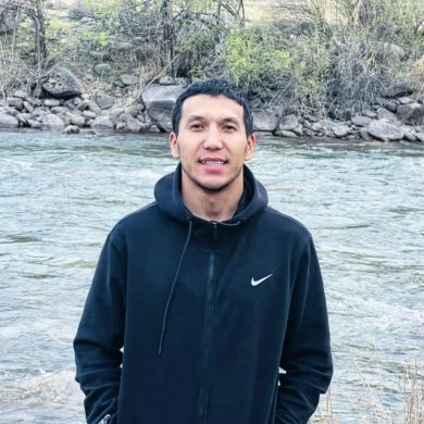 Ислам Акжолбаев