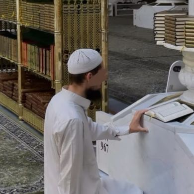 02_axi Profile Picture