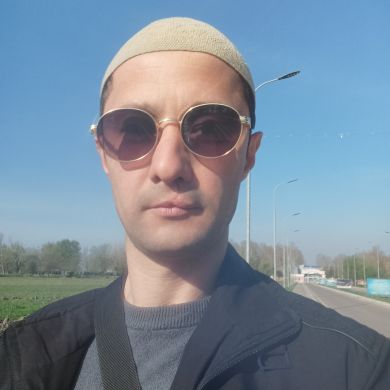 Исломбек Суяров