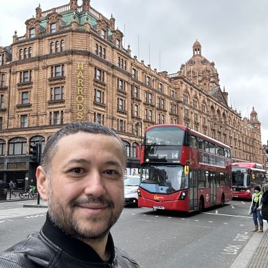 Bekhzod Khalilov BRAND PERFUMES Profile Picture