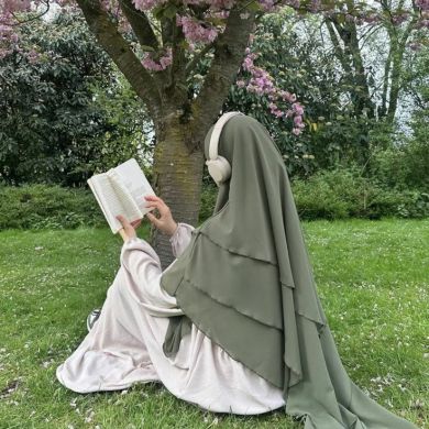 Nur r Profile Picture