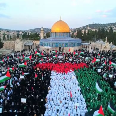 አላህ ከአርሹ በላይነዉ