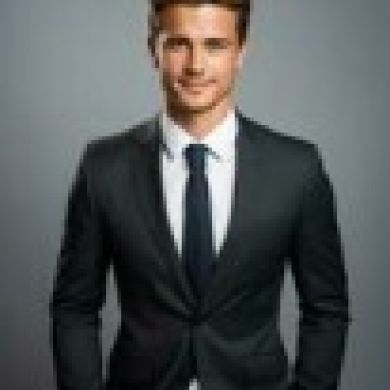 Tom Hanks Profile Picture