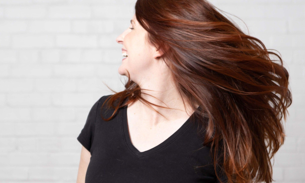 How To Get Back Natural Hair Color After Dyeing: Easy Steps To Follow - Quitalks.com